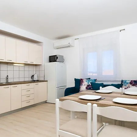 Apartment Romansa *
