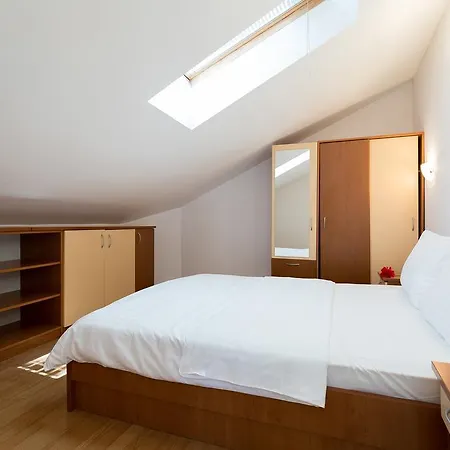 Apartment Romansa *