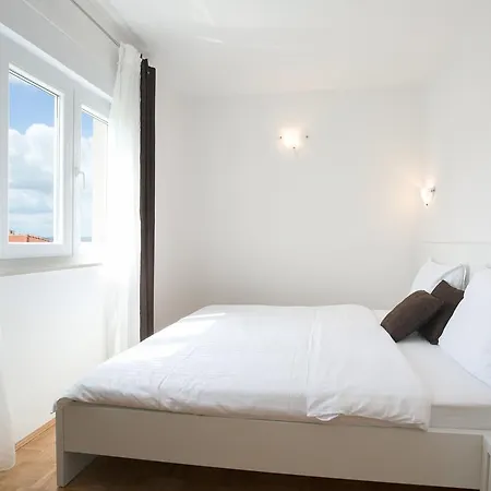 Apartment Romansa *