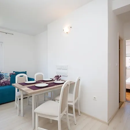 Apartment Romansa *