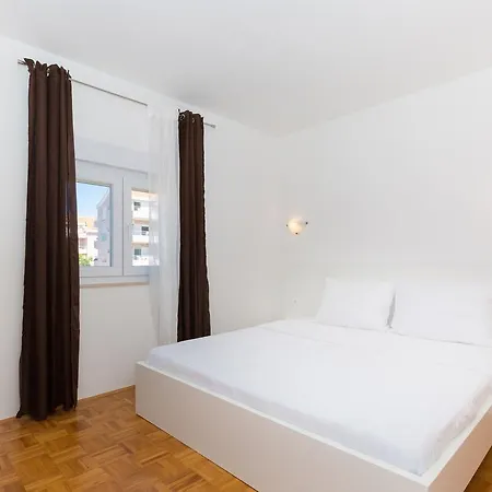 Apartment Romansa *